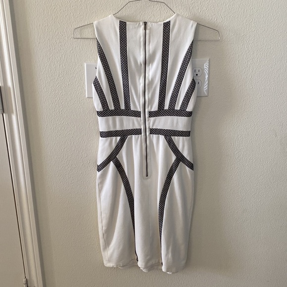 BCBGMAXAZRIA striped sheath dress - Picture 3 of 8